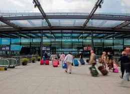 Gatwick Airport Transfers Service in South Croydon - South Croydon Airport Minicabs